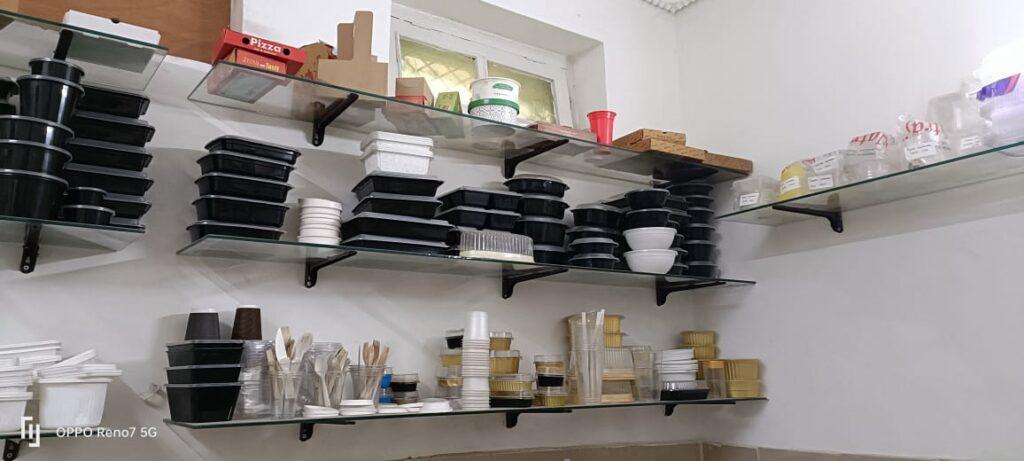 plastic food containers in Ghitorni